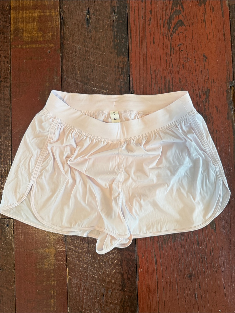 Lululemon athletica light pink athletic shorts sz M